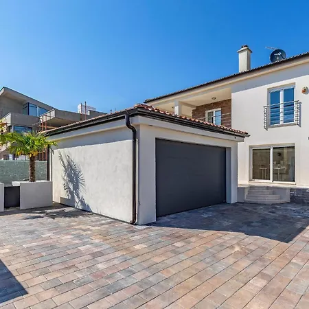 Awesome In With Kitchen