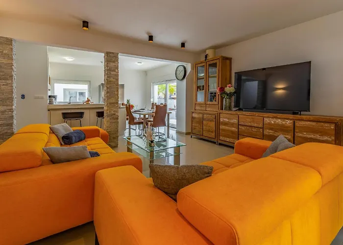 Semesterbostad Awesome In With Kitchen