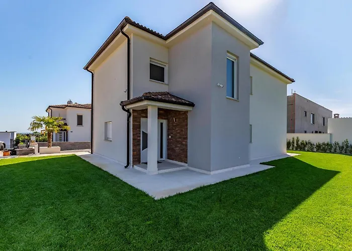 Semesterbostad Awesome In With Kitchen Vodnjan