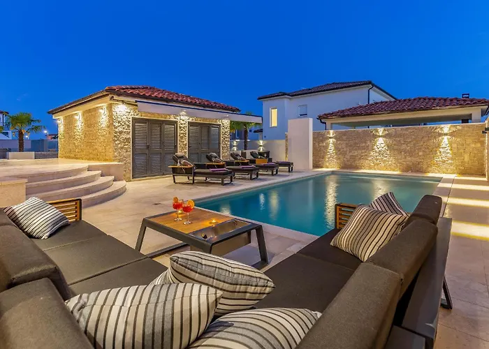 Semesterbostad Awesome In With Kitchen Vodnjan