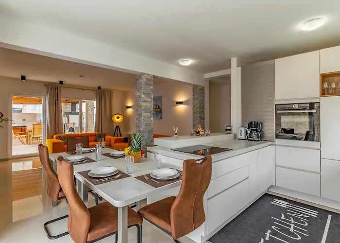 Awesome In With Kitchen * Vodnjan